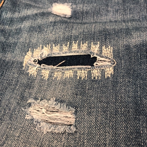 Gap patch jeans! - Picture 2 of 4